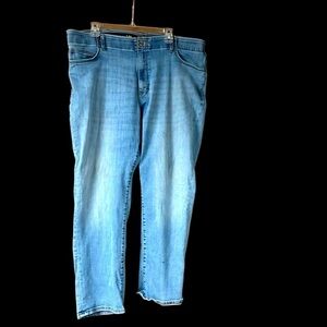 size 42x30 Lee Modern Series Extreme Motion Straight Fit tapped leg …